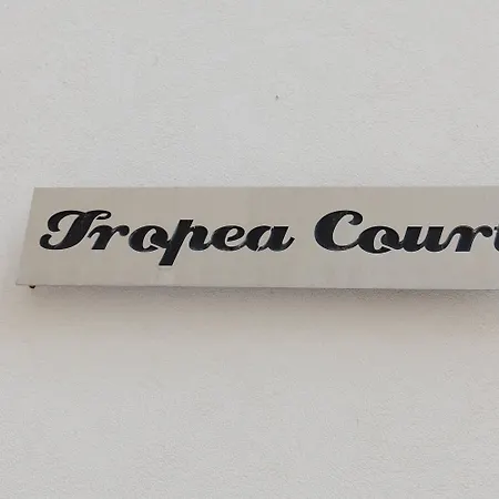 Tropea Court 6a By Homely Apartment *