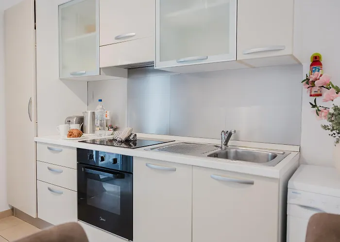 Tropea Court 6a By Homely * 슬리에마