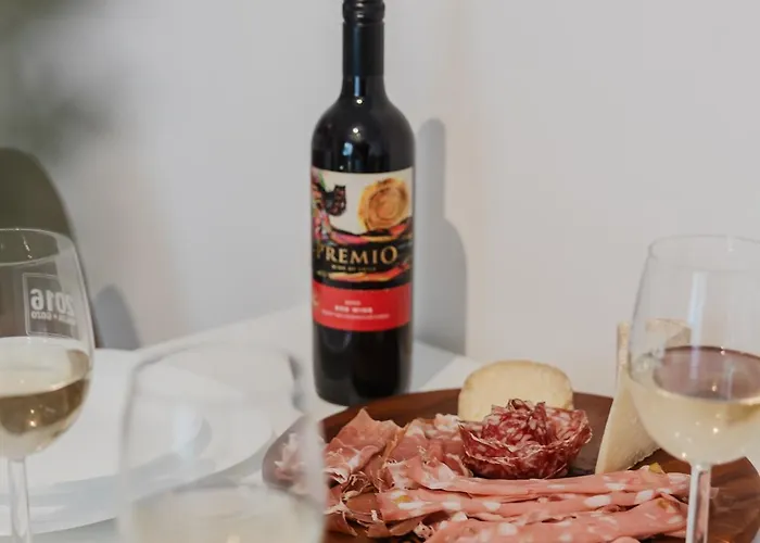 Tropea Court 6a By Homely * 슬리에마