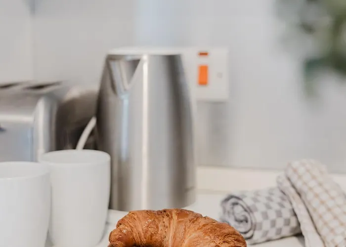 아파트 Tropea Court 6a By Homely 슬리에마