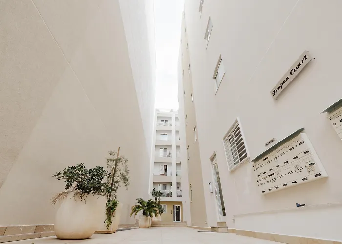 아파트 Tropea Court 6a By Homely