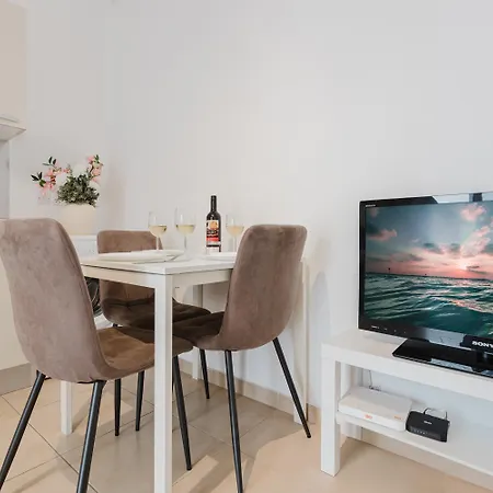 Tropea Court 6a By Homely * Sliema